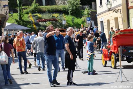 Mednarodna revija starodobnikov v Kamnik privabila ljubitelje klasičnih vozil (86)